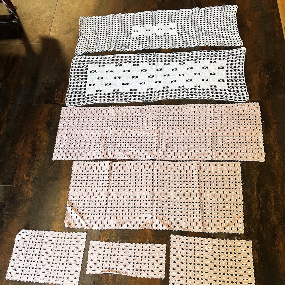 7 Count Vintage White & Pink Rectangular Eyelet Lace Doilies, Various Sizes - Picture 6 of 6